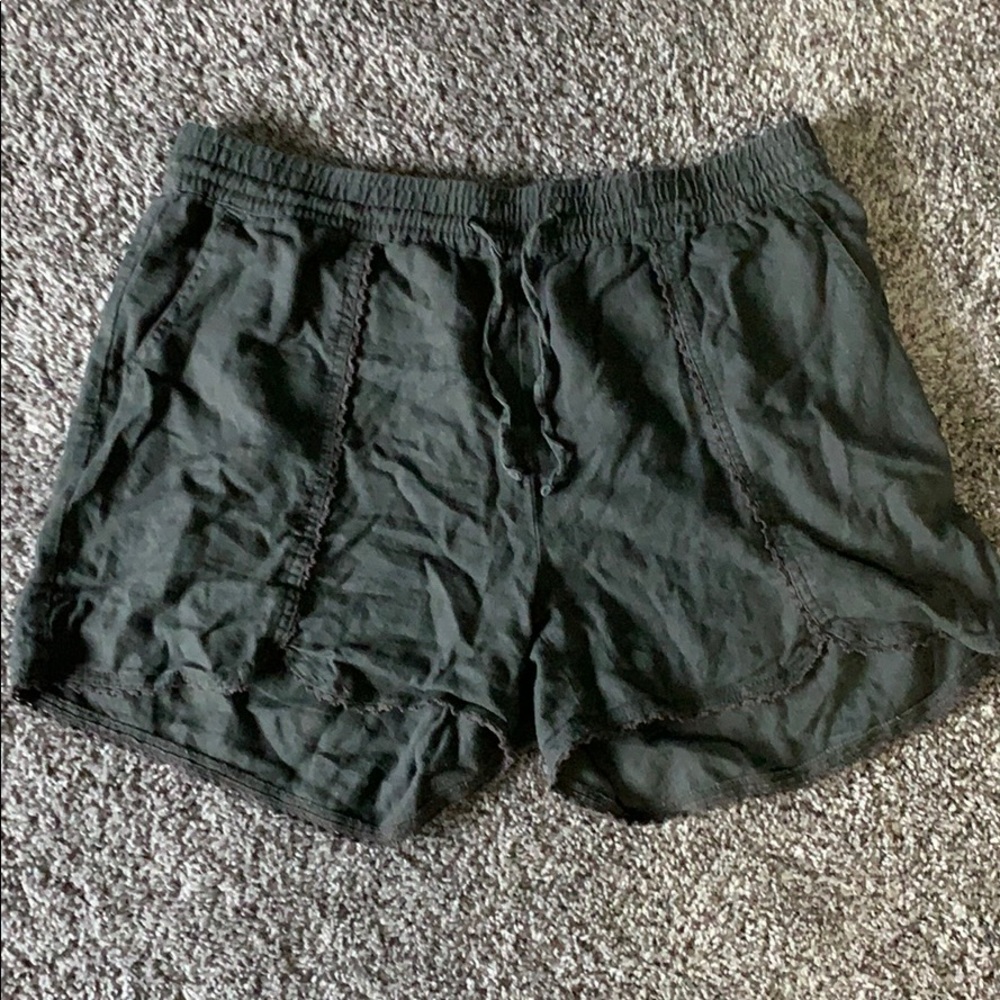 Caslon shorts